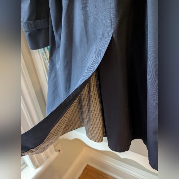 Vintage London Fog Trench Coat Lightweight Oversized Navy Plaid Lining Large 42R - Picture 9 of 15